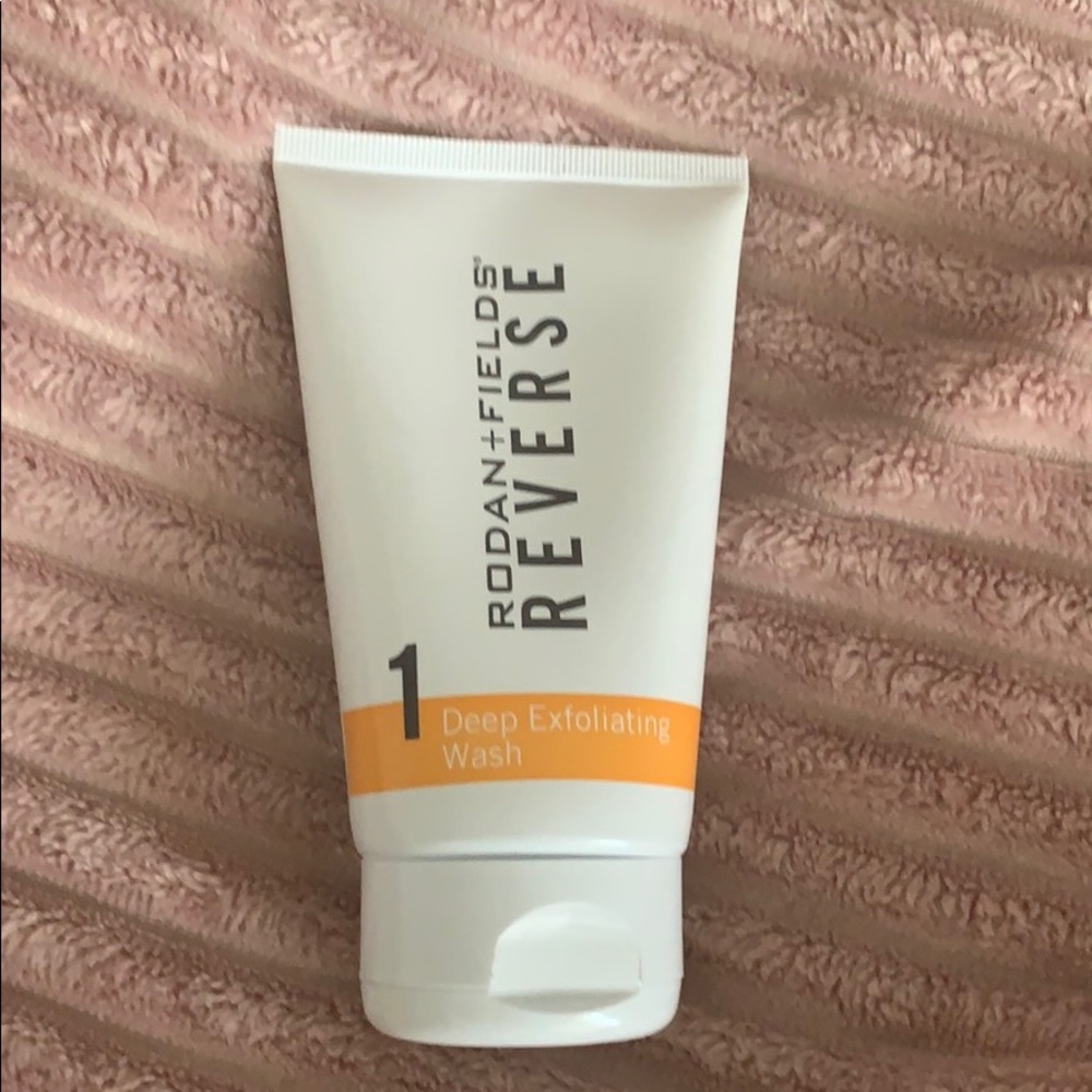Rodan and Fields REVERSE deep exfoliating wash